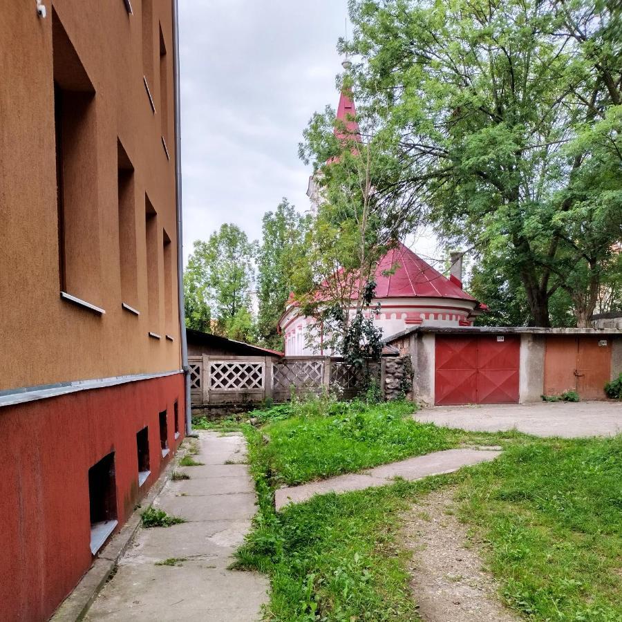 Apartament Camelia Петрошани Экстерьер фото
